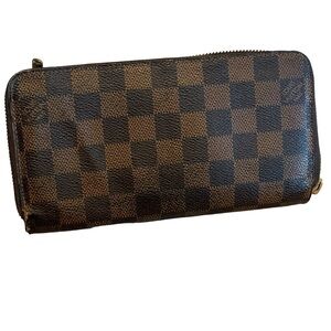 Louis Vuitton Zippy Wallet CR0162